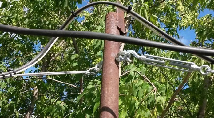 Прокладка кабеля по воздуху на даче